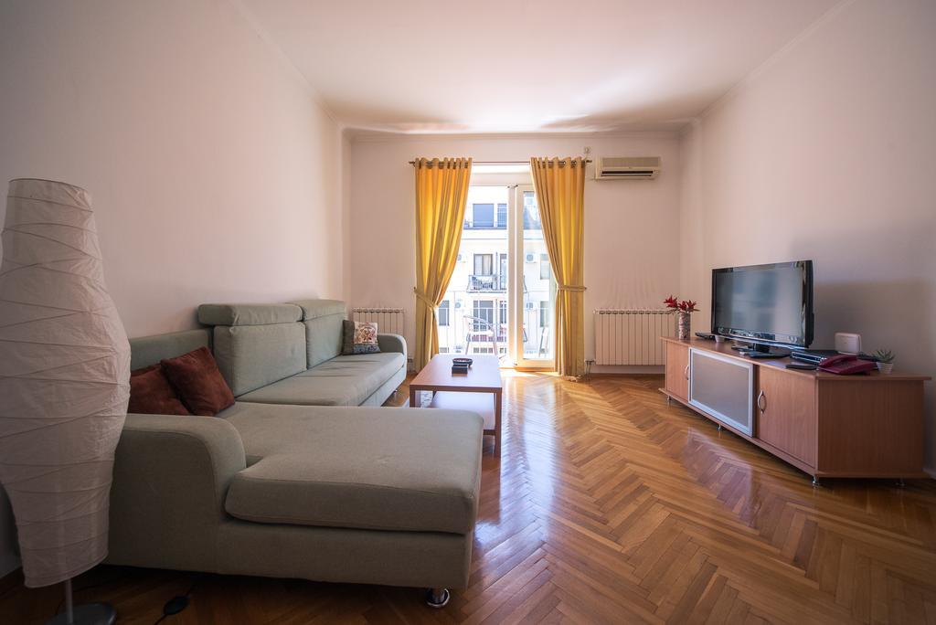 Apartment Kruna Center พอดโกริกา ภายนอก รูปภาพ
